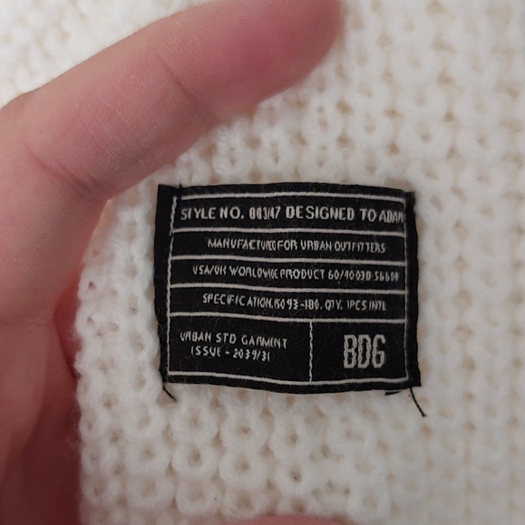 Urban Outfitters BDG Cream Sweater, Size Large - Picture 5 of 5